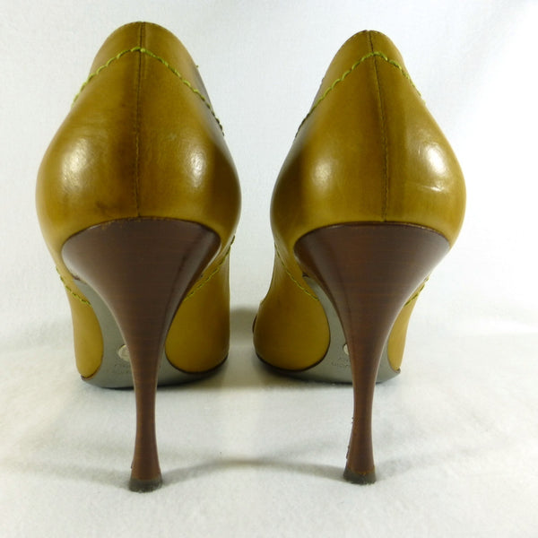 Dolce and Gabanna Mustard Peeptoe Shoes. Size 8.5