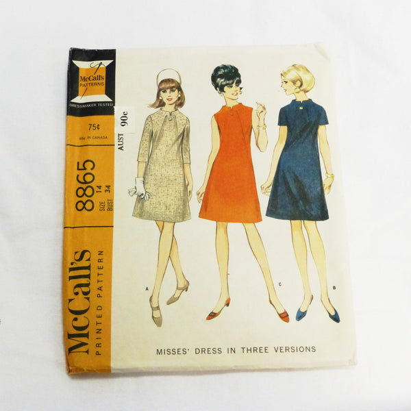 McCalls 8865 1967 Sewing Pattern Misses Dress Sz S