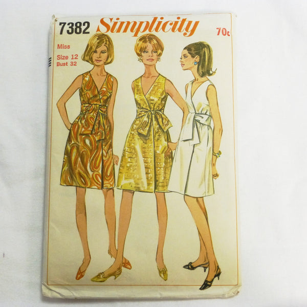Simplicity 7382 1967 Sewing Pattern Wrap Dress. Sz XS