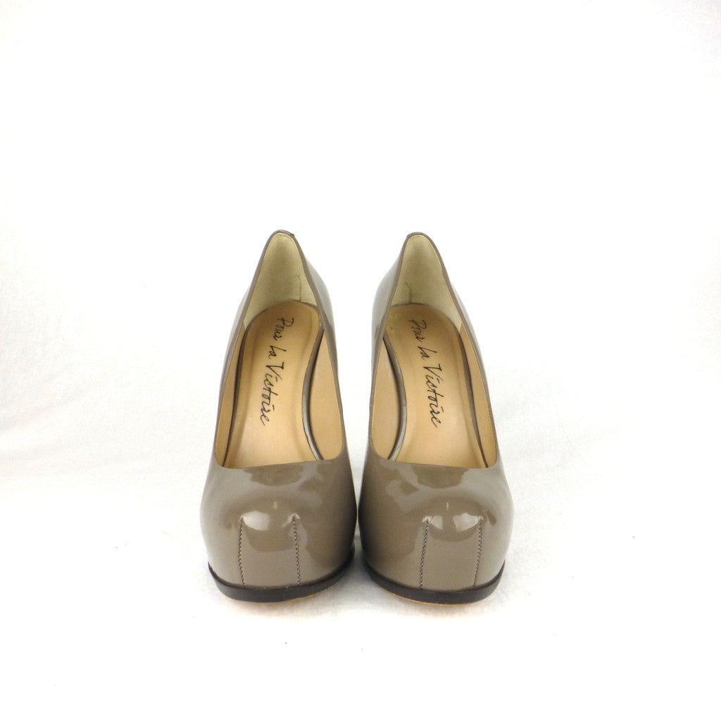 Pour La Victoire Taupe Shoes. Size 9
