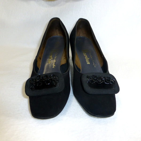 Bardon Black Courtshoes. Size 8.5